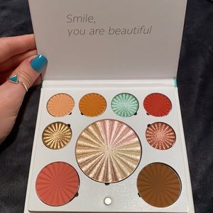 Ofra Good to Go Mini Mix Palette